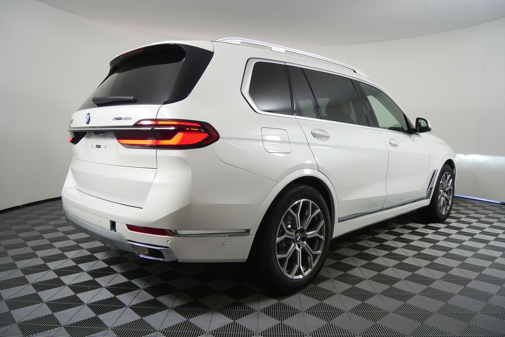 Thumbnail: 2026 BMW X7 - 3