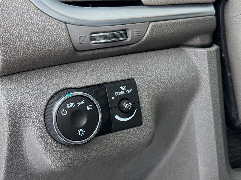 2015 Chevrolet Traverse LS photo