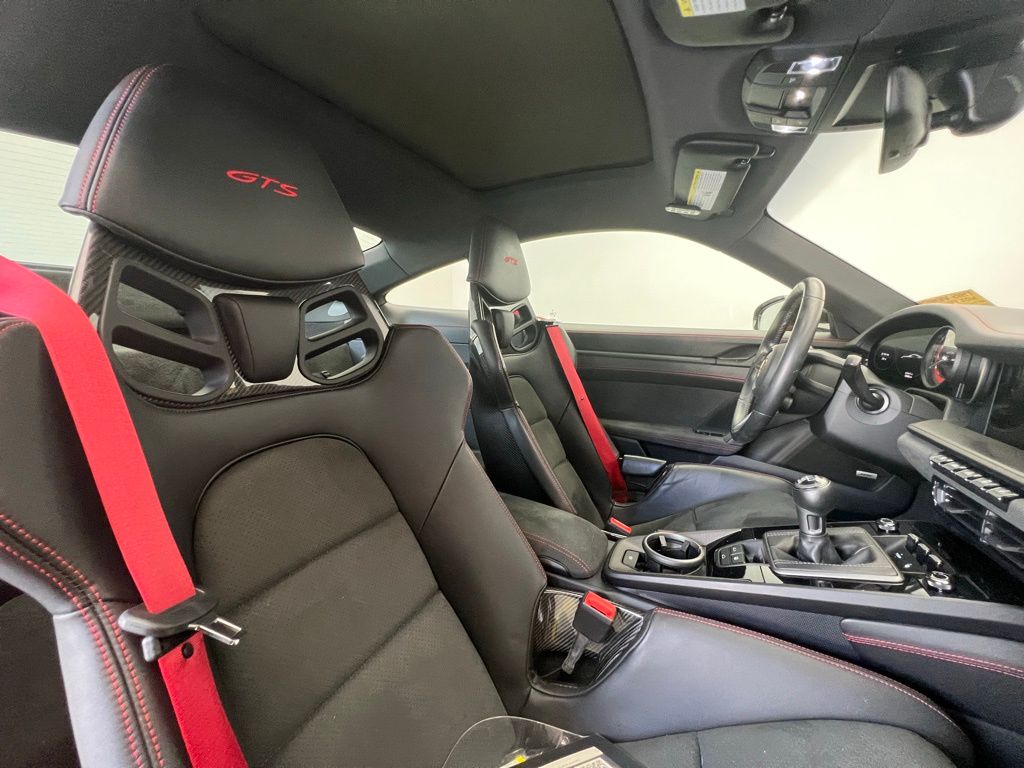 Thumbnail: 2022 Porsche 911 - 18