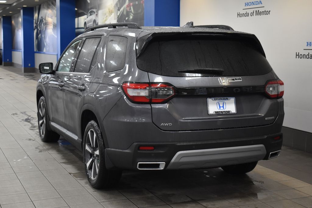 2025 Honda Pilot Touring 5