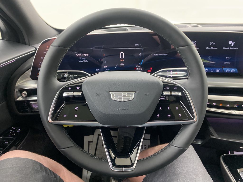 2025 Cadillac LYRIQ Luxury photo