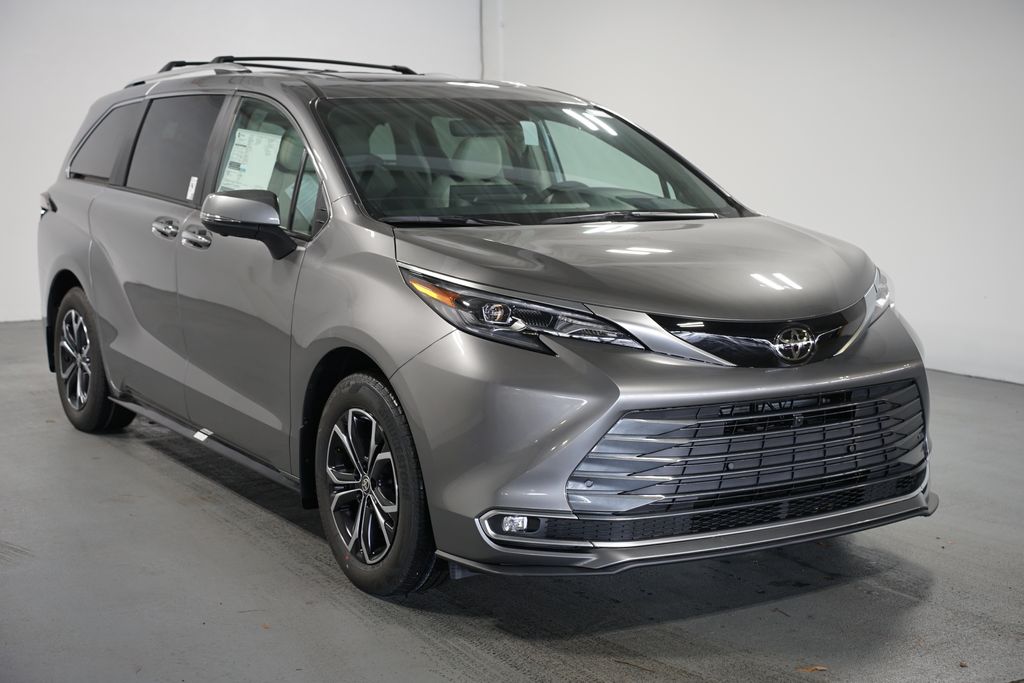 Thumbnail: 2026 Toyota Sienna - 3