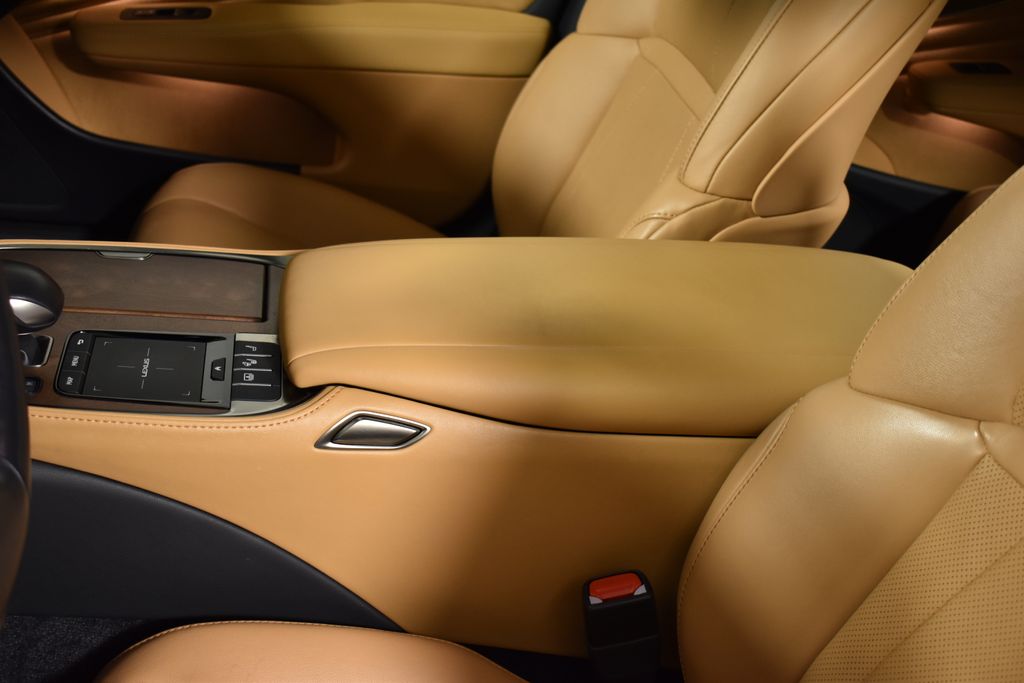 Thumbnail: 2022 Lexus LS - 27