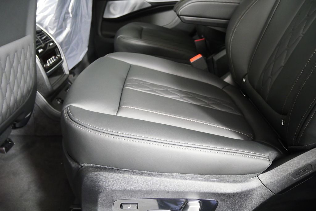 2026 BMW X7 Alpina XB7 18