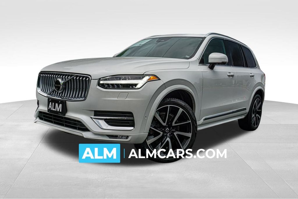 2024 Volvo XC90 Plus's photo