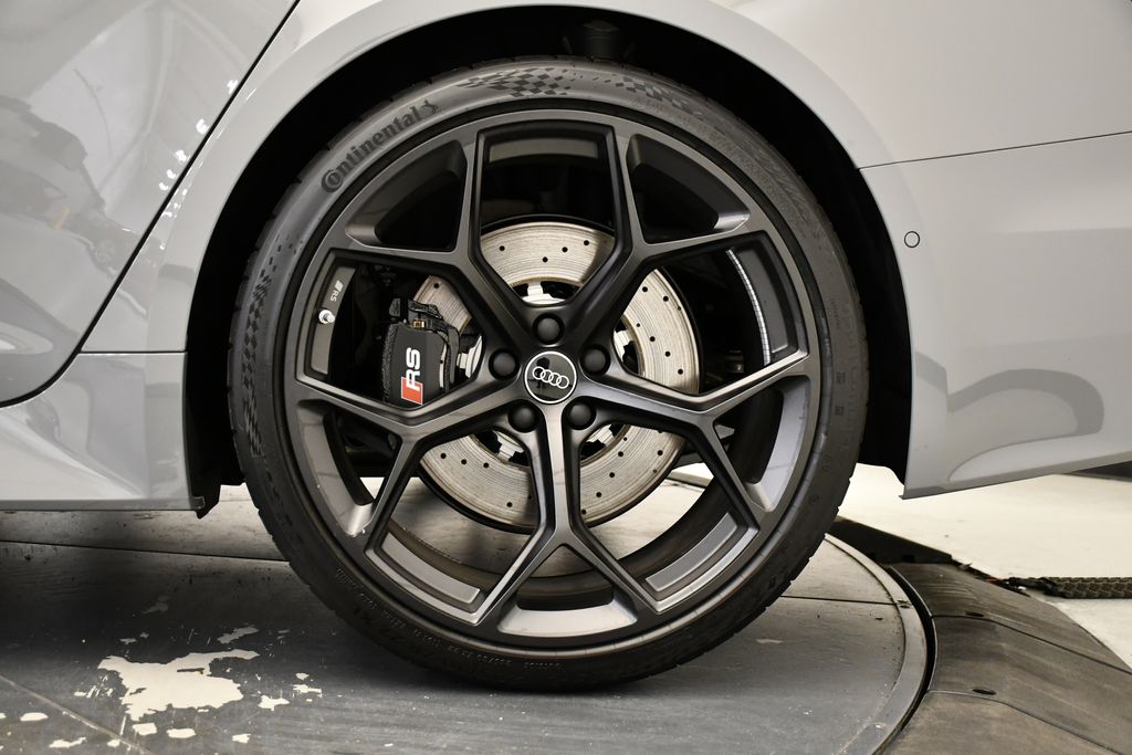 Thumbnail: 2026 Audi RS 6 - 10