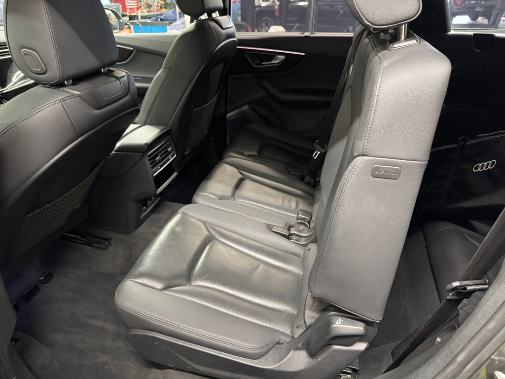 2021 Audi Q7 55 Prestige
