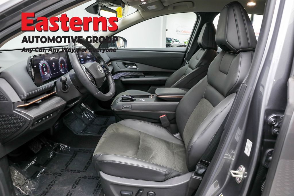 Used 2023 Gray Nissan ENGAGE image 14