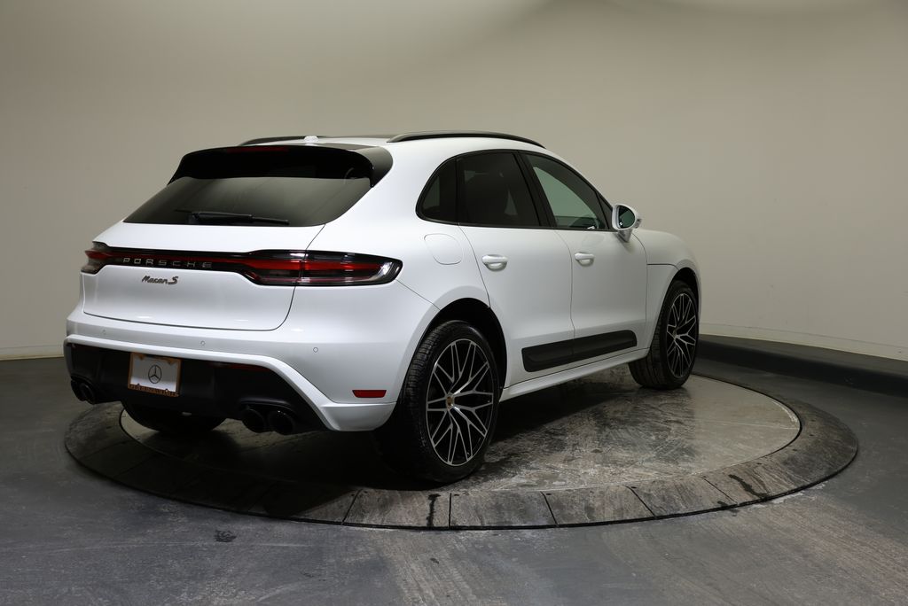 Thumbnail: 2024 Porsche Macan - 7