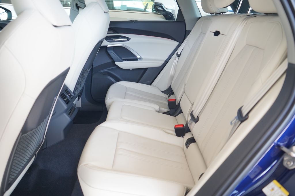 Thumbnail: 2025 Audi Q5 - 7