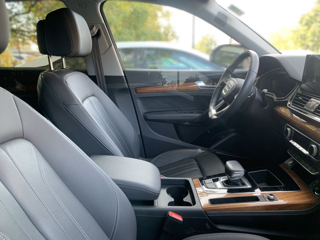 Thumbnail: 2023 Audi Q5 - 9