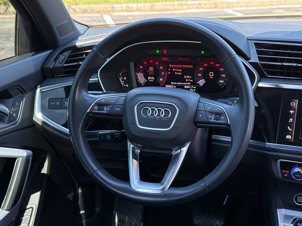 Thumbnail: 2023 Audi Q3 - 22