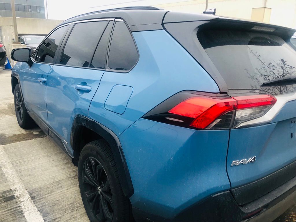Thumbnail: 2022 Toyota RAV4 - 4