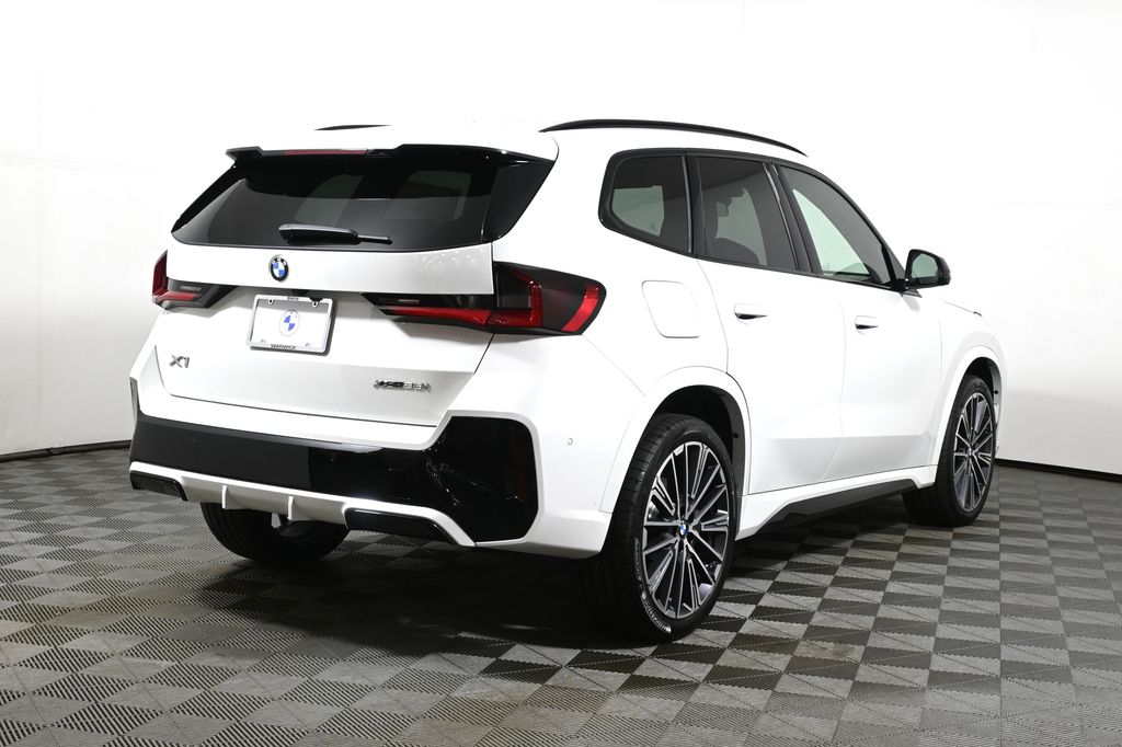 Thumbnail: 2027 BMW X1 - 7
