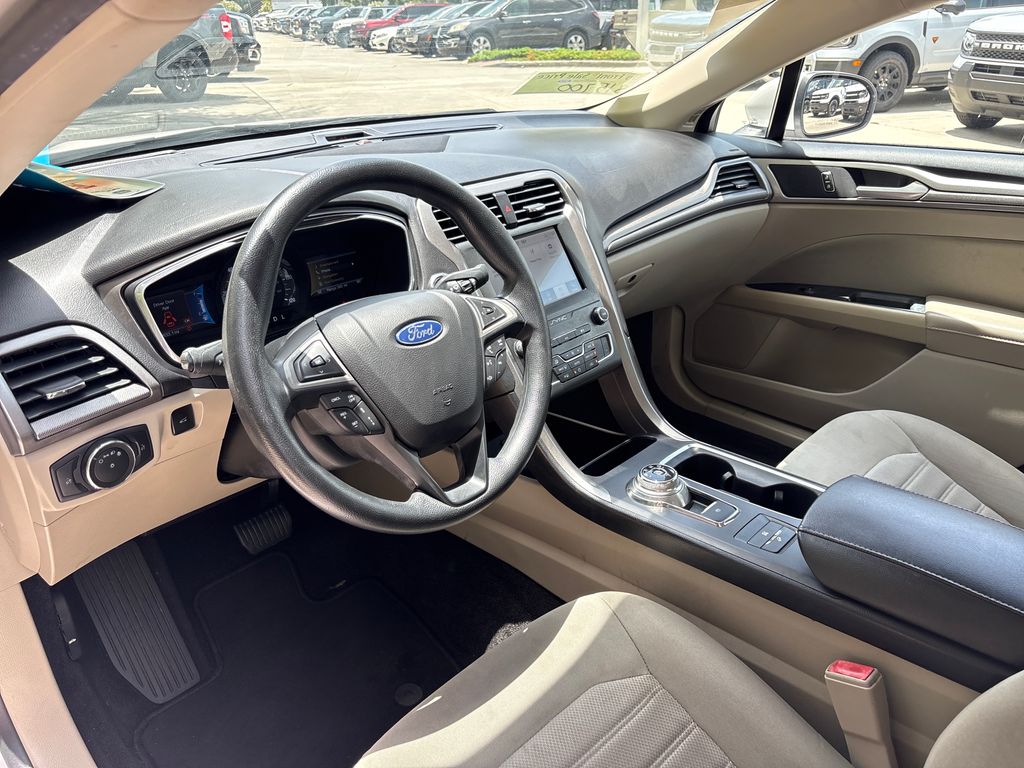 Certified Used 2020 White Ford SE image 6