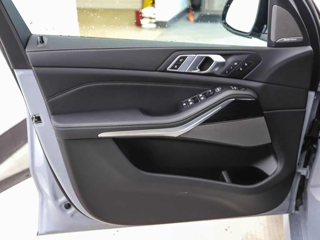 Thumbnail: 2026 BMW X5 - 9