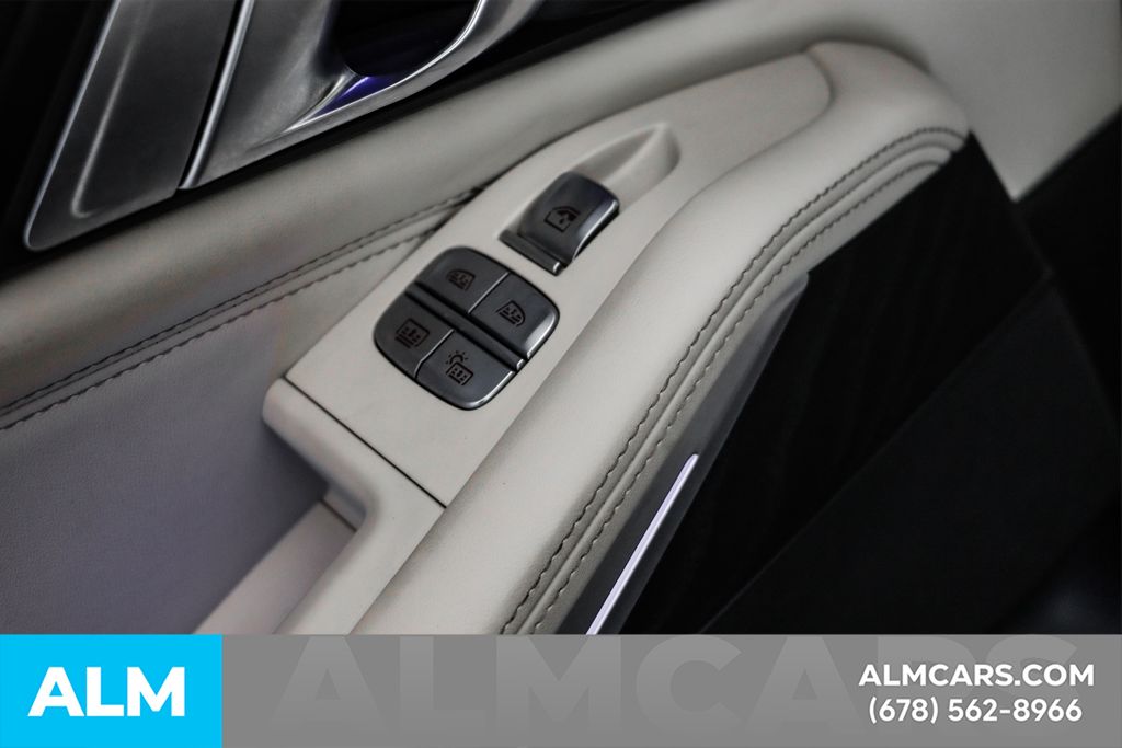 Used 2022 Black BMW xDrive40i image 58