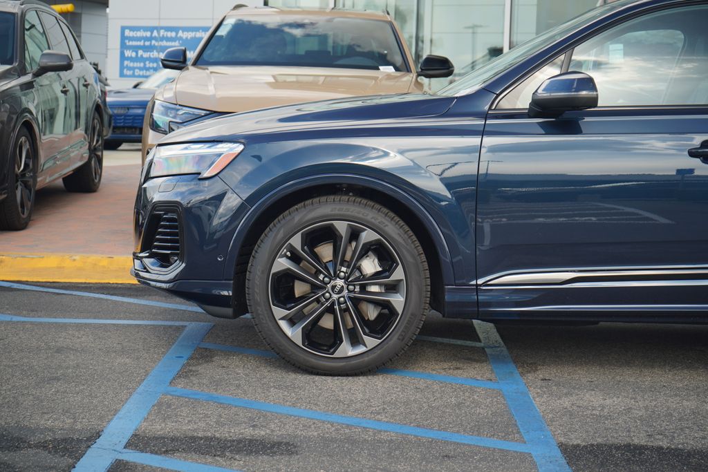 Thumbnail: 2026 Audi Q7 - 2