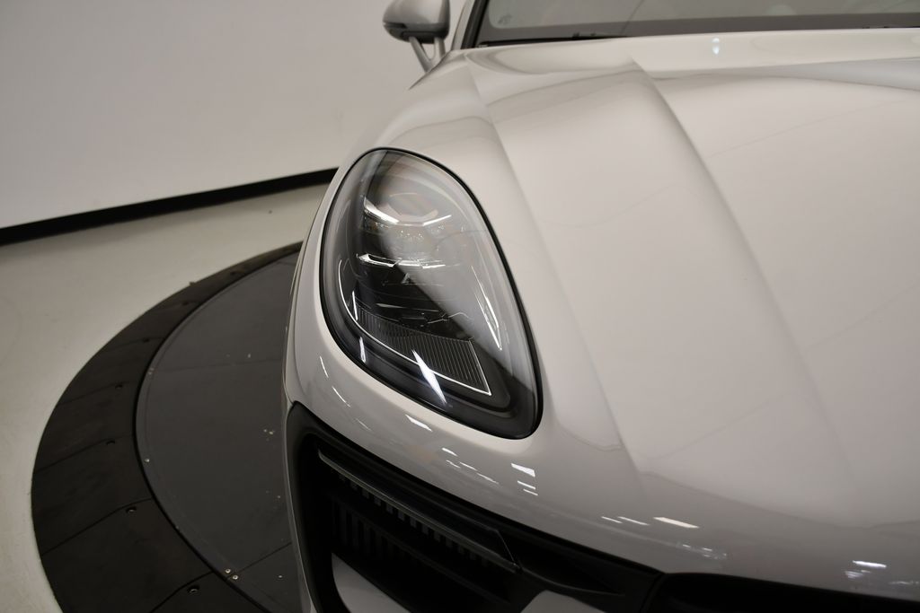 Thumbnail: 2024 Porsche Macan - 15