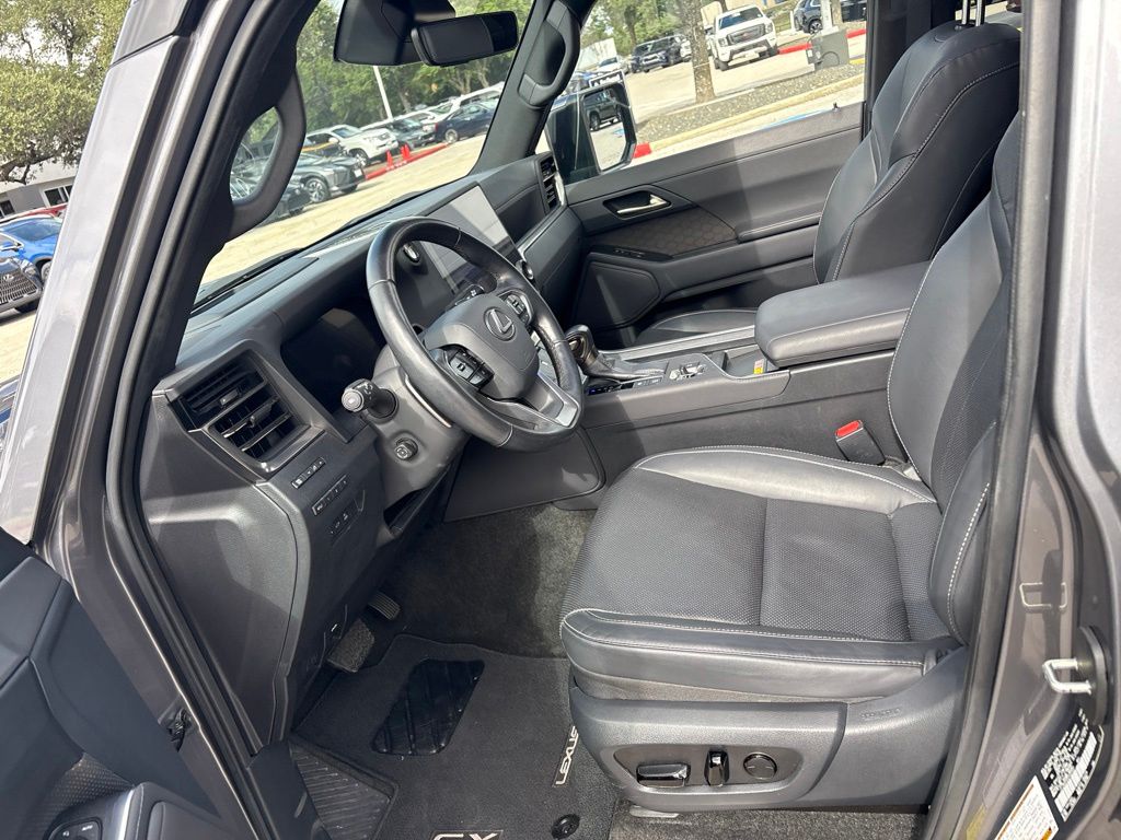 Thumbnail: 2024 Lexus GX - 16