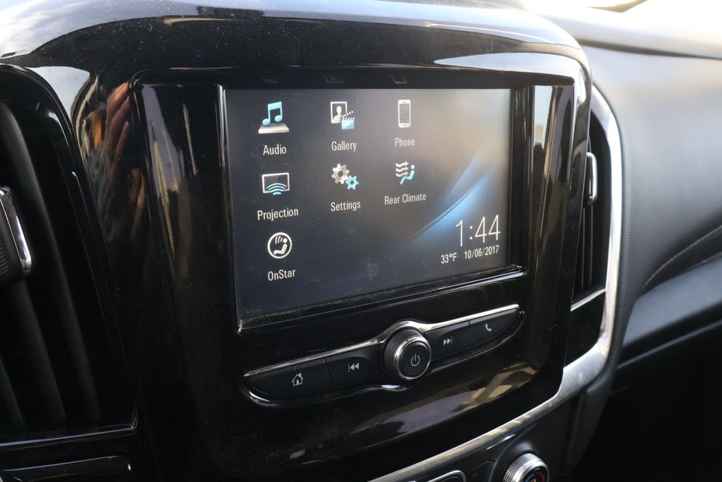 Thumbnail: 2018 Chevrolet Traverse - 22