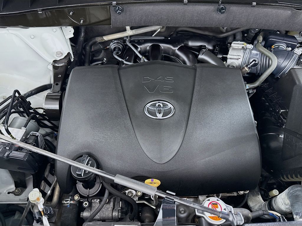 Thumbnail: 2018 Toyota Highlander - 31