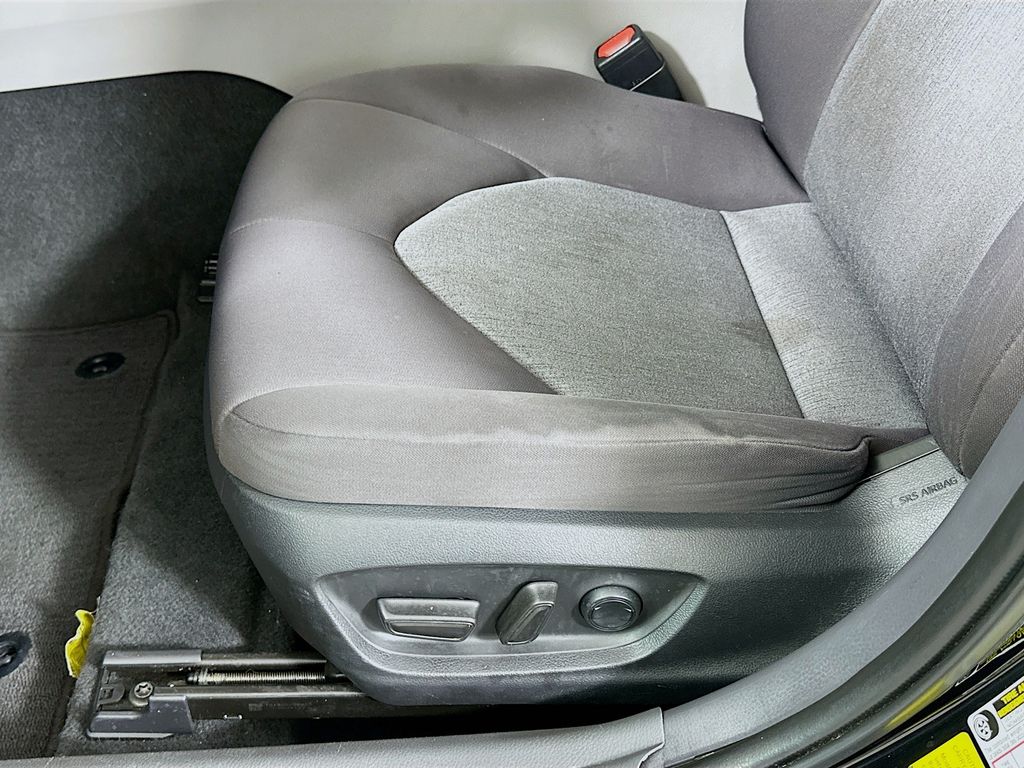 Thumbnail: 2022 Toyota Camry - 19