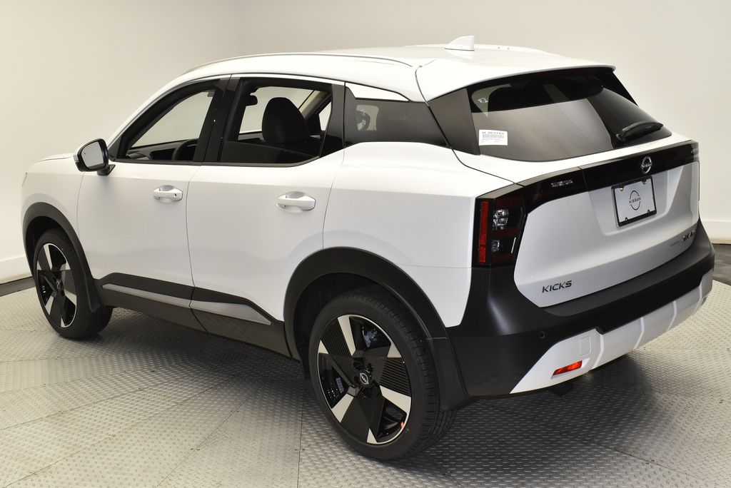 2025 Nissan Kicks SR 7