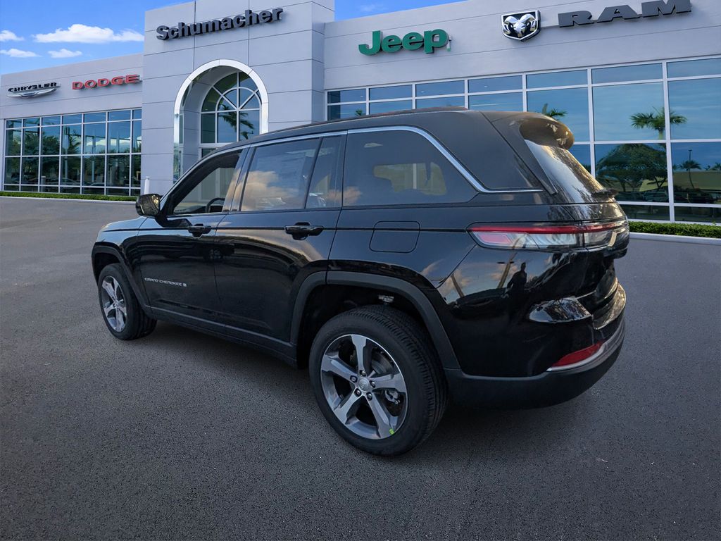 new 2026 Jeep Grand Cherokee car, priced at $48,650
