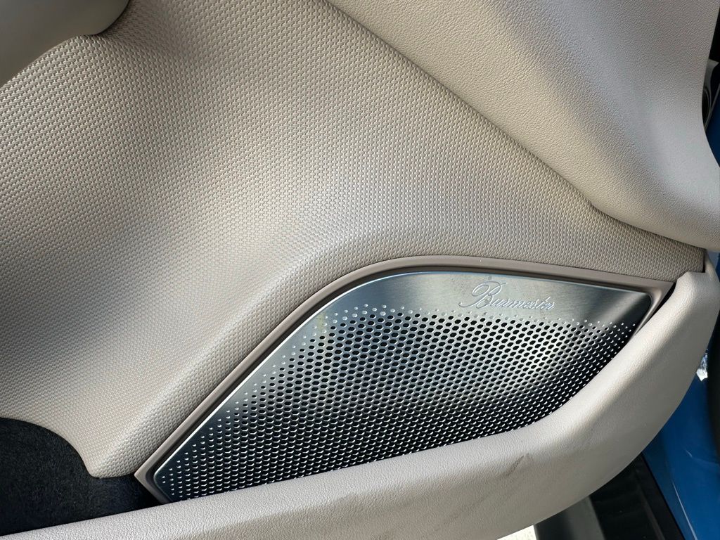 Thumbnail: 2025 Porsche Taycan - 22