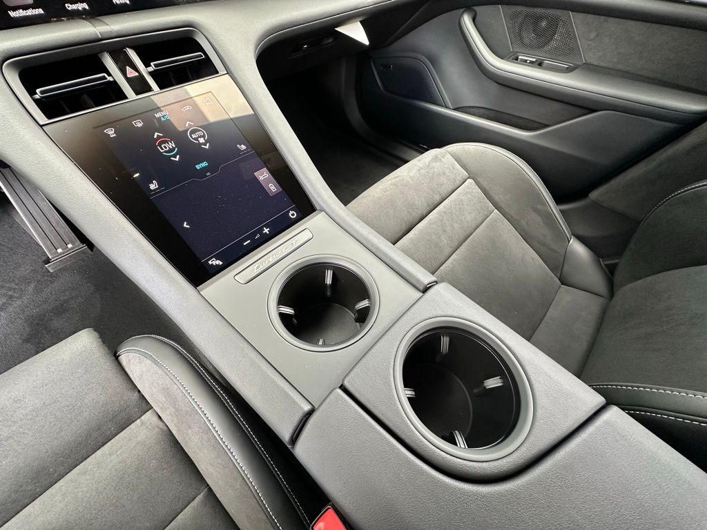 Thumbnail: 2025 Porsche Taycan - 30