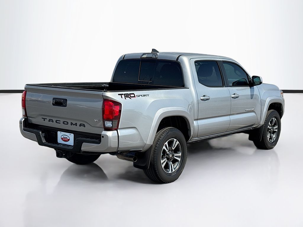 Thumbnail: 2019 Toyota Tacoma - 5