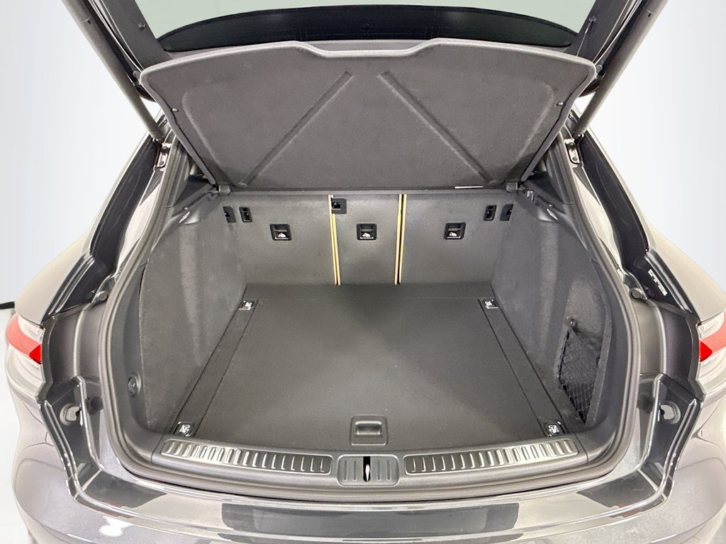 Thumbnail: 2026 Porsche Macan - 28