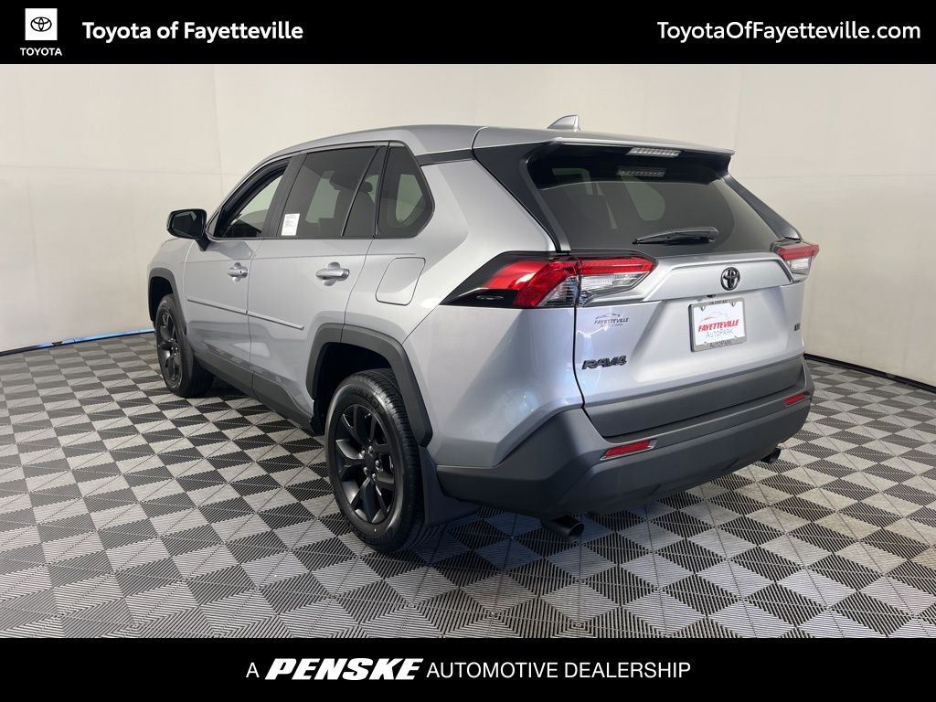 2025 Toyota RAV4 LE 3