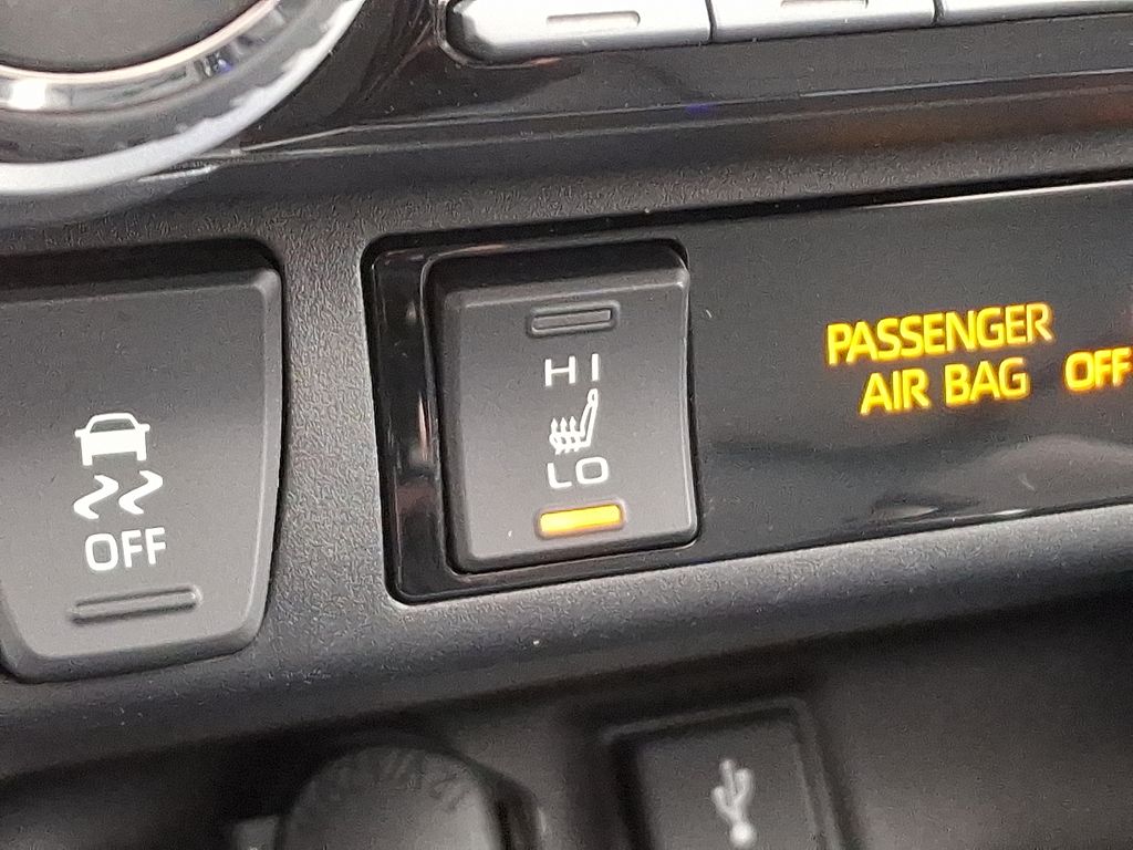 Thumbnail: 2022 Toyota RAV4 - 26