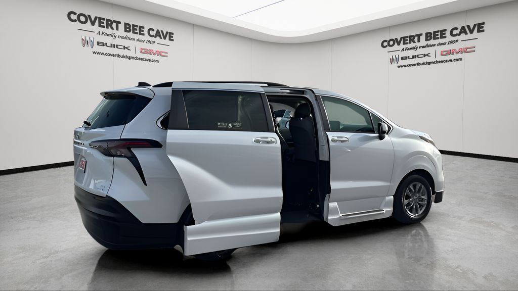 Used Car 2024 Toyota Sienna  Xle For Sale Under $80,000 In Austin, Texas