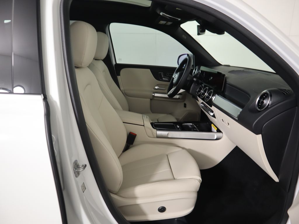 Thumbnail: 2026 Mercedes-Benz GLB - 21