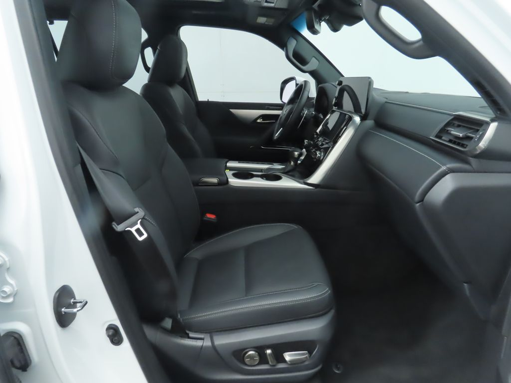 Thumbnail: 2024 Lexus LX - 20