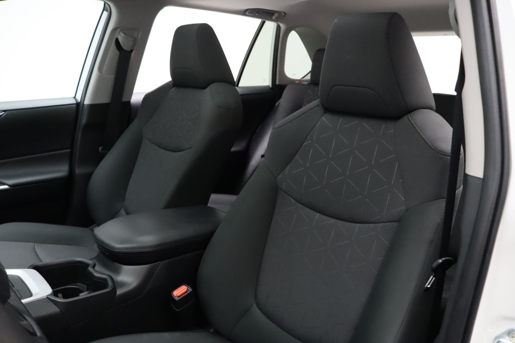 2024 Toyota RAV4 XLE 13