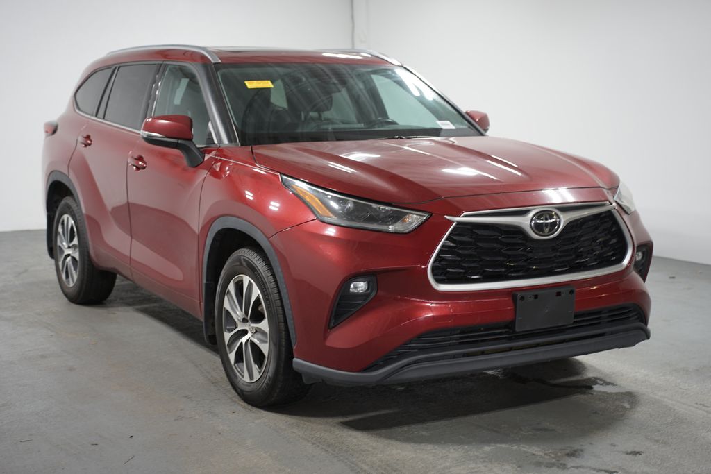 2021 Toyota Highlander XLE 3