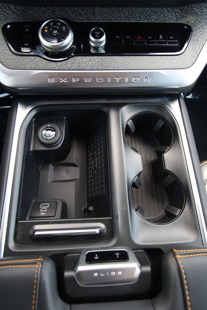 Used 2025 Ford Expedition SUV