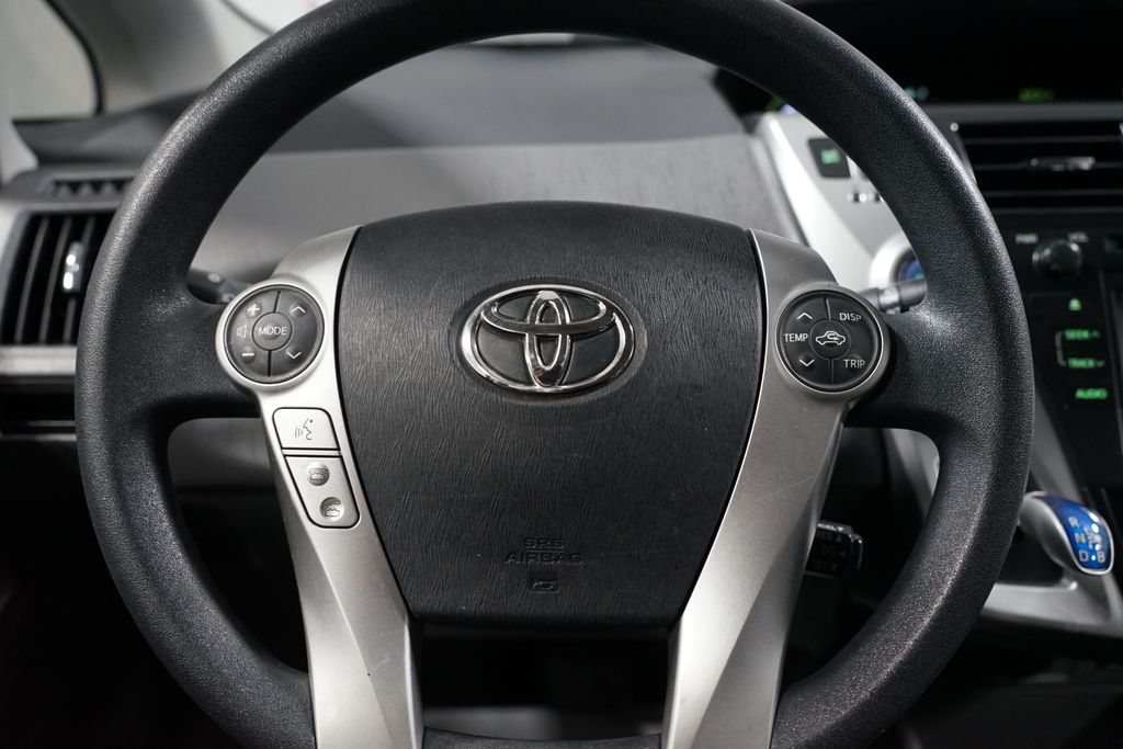Thumbnail: 2012 Toyota Prius v - 12
