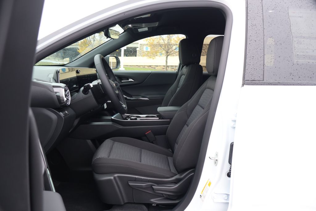 Thumbnail: 2026 Chevrolet Equinox - 14