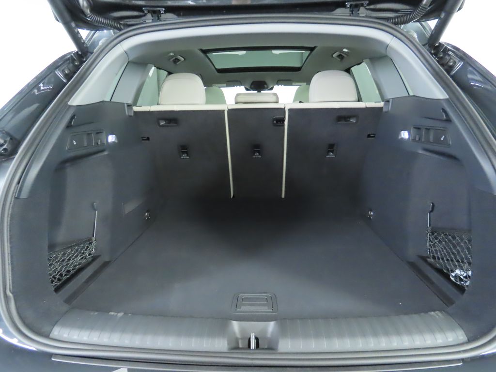 Thumbnail: 2025 Audi Q6 e-tron - 30