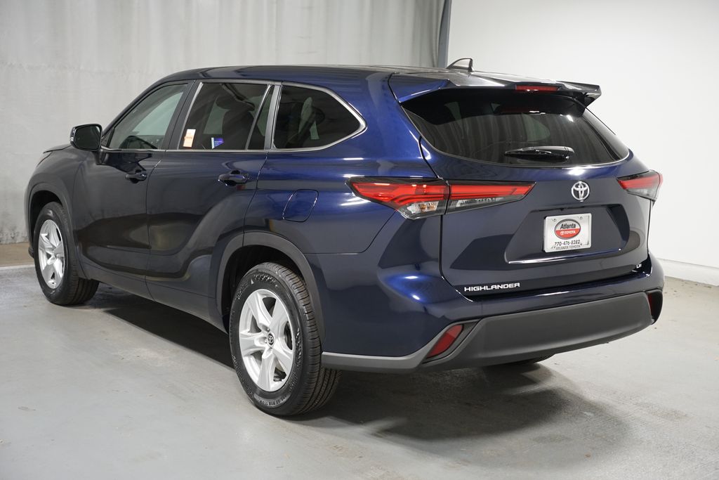 Thumbnail: 2023 Toyota Highlander - 6