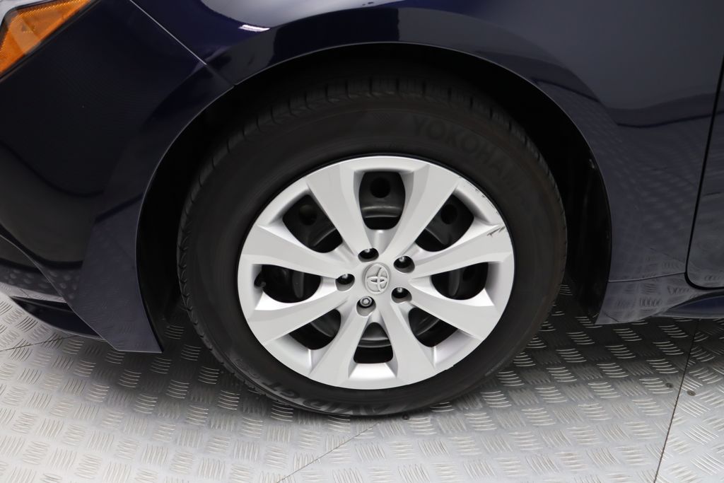 Thumbnail: 2025 Toyota Corolla - 4