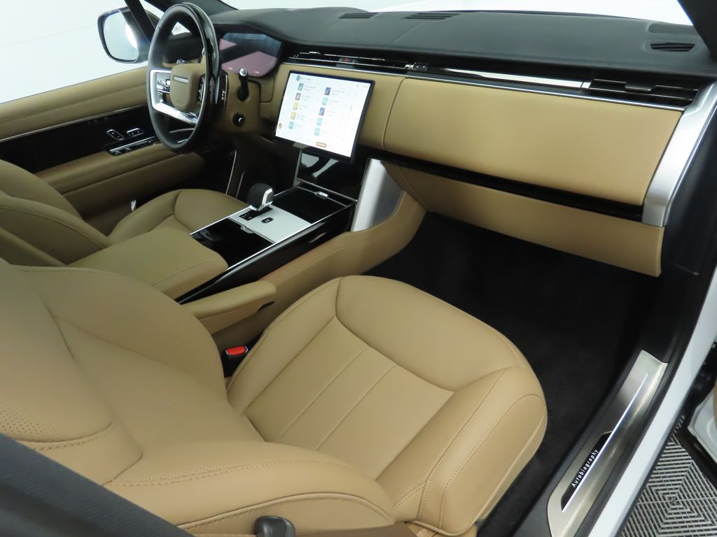 Thumbnail: 2025 Land Rover Range Rover - 18