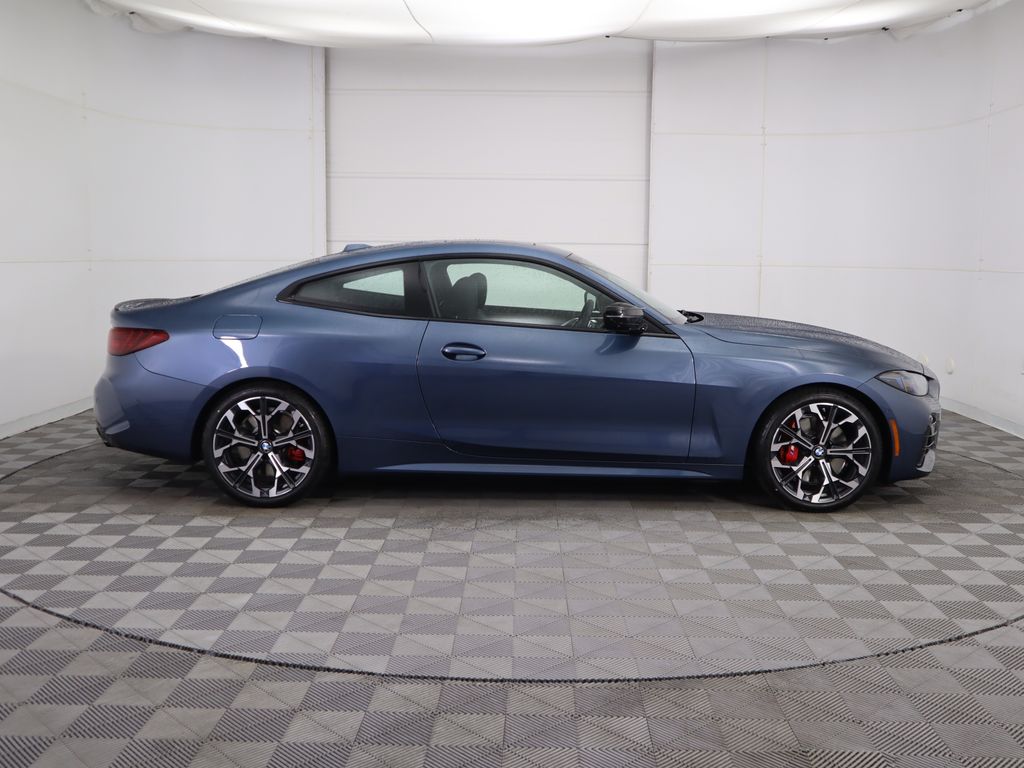 Thumbnail: 2026 BMW 4 Series - 4