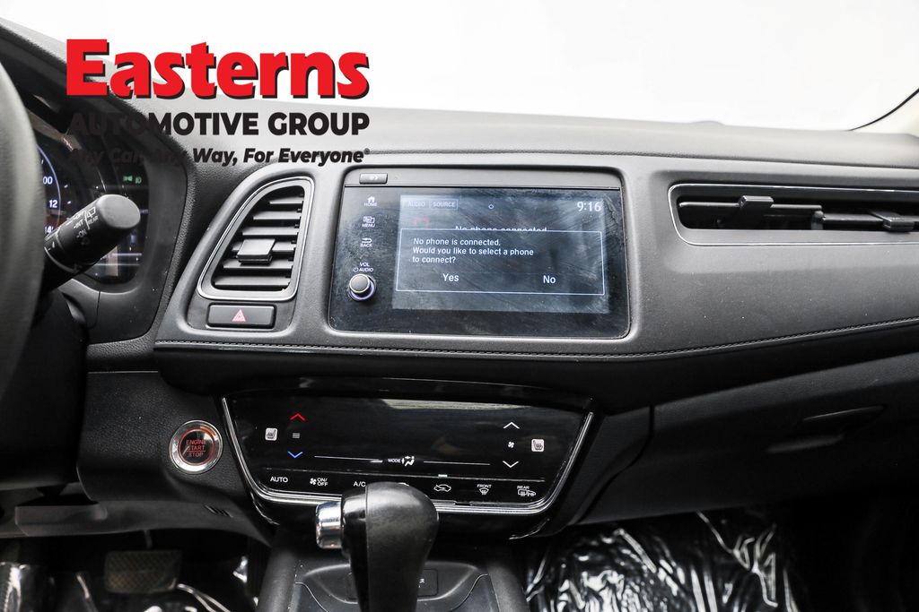 Used 2021 White Honda EX image 12
