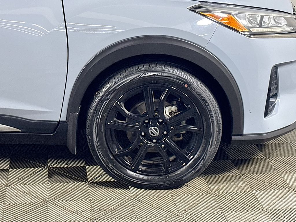 2021 Nissan Kicks SR